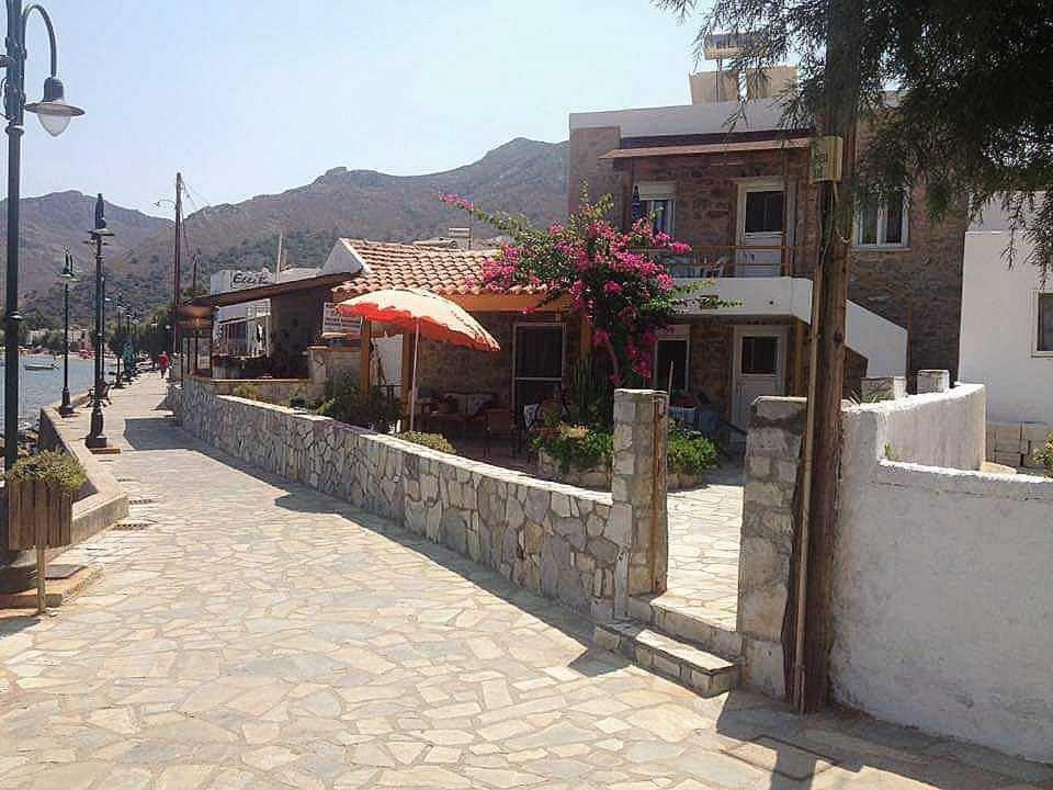 Spiros Apartments Livadia  Bagian luar foto