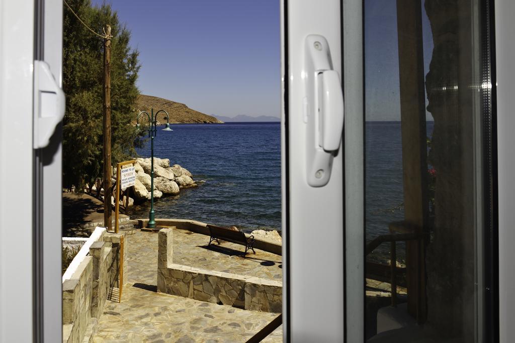 Spiros Apartments Livadia  Bagian luar foto