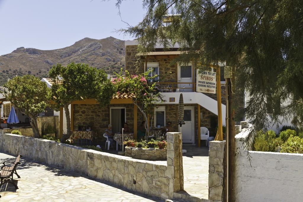 Spiros Apartments Livadia  Bagian luar foto