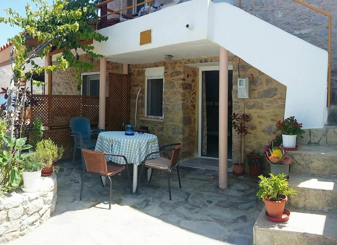Spiros Apartments Livadia  Bagian luar foto